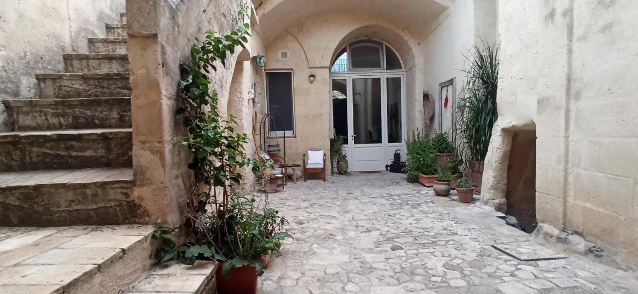 Casa Tudor Art Luxury Rooms Matera Exterior foto